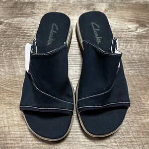 Clark’s Velcro Slides Size 7